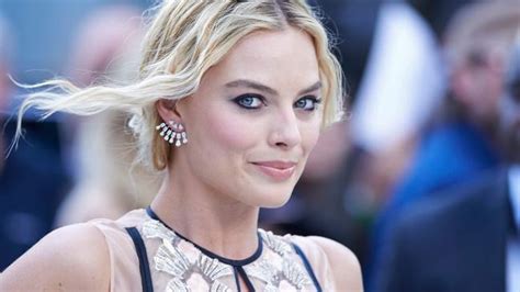 Margot Robbie, Jennifer Lawrence: Red carpet nip slips 